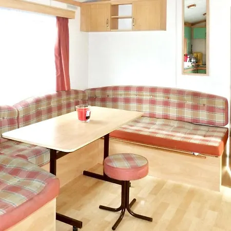 Bungalow De 2 Chambres A Agde A 700 M De La Plage Avec Piscine Partagee Et Jardin Amenage