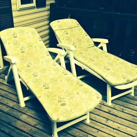 Bungalow De 2 Chambres A Agde A 700 M De La Plage Avec Piscine Partagee Et Jardin Amenage *