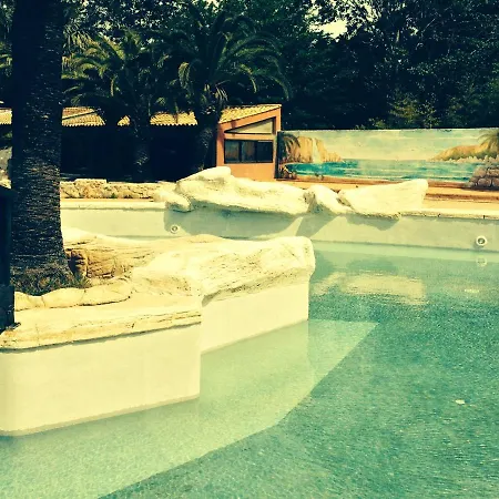 Bungalow De 2 Chambres A Agde A 700 M De La Plage Avec Piscine Partagee Et Jardin Amenage Dom wakacyjny